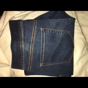 A pair of women’s Nine West jeans pull on skinny